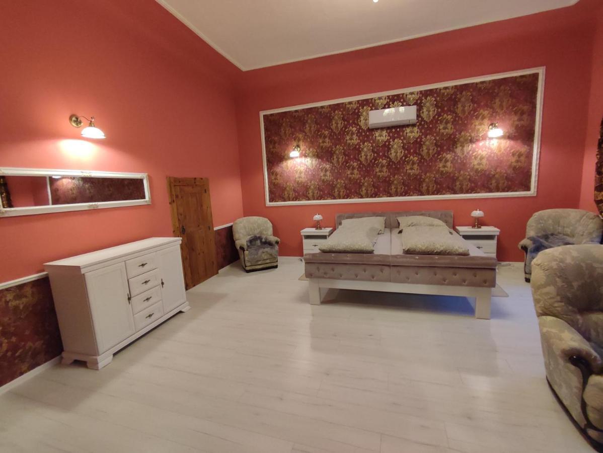 Zamecky Apartman - Castle Apartment Stribro Luaran gambar